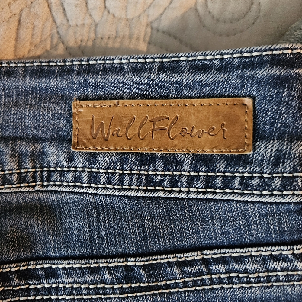 Juniors' WallFlower Like New Luscious Curvy Bling Bootcut Jeans sz 11x32" - Picture 6 of 11